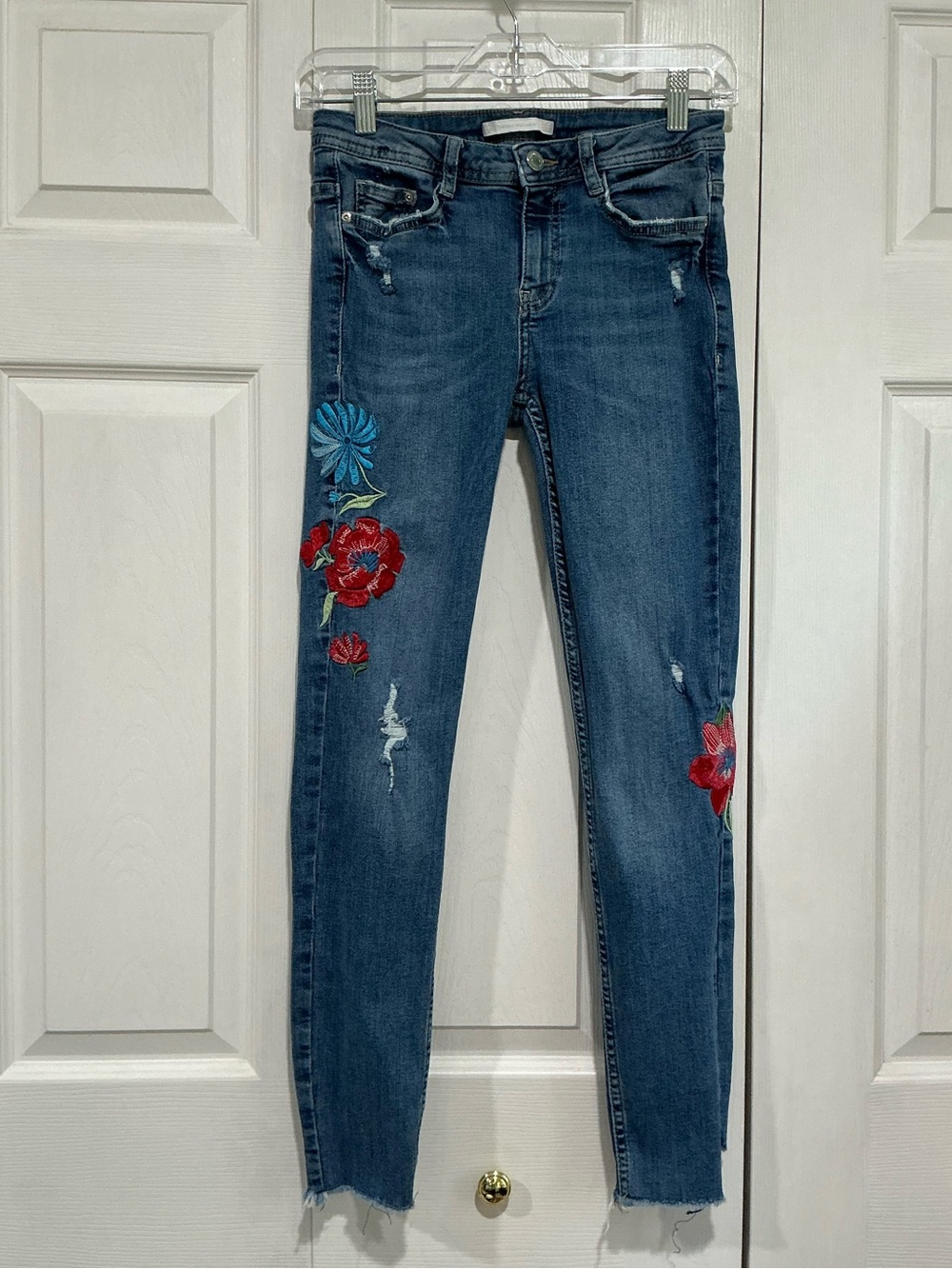 🤎 Zara Trafaluc Denimwear Skinny Floral Embroidered Blue Denim Jeans 4 (01023)